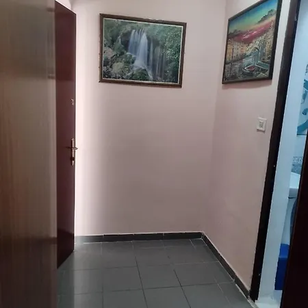 Gasthuis Guest Center Tirana